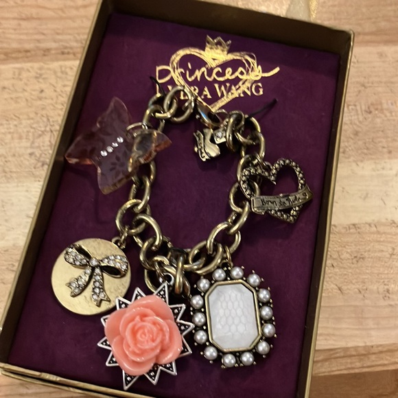New princess Vera Wang bracelet boxed, Jewelry!!! - Picture 2 of 4